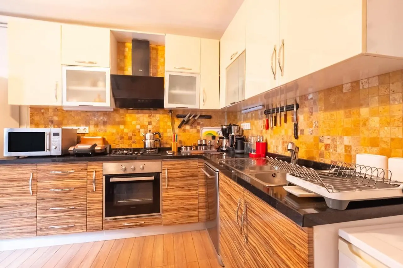 Daire Flat With Garden Close To Coast In Uskudar İstanbul Türkiye