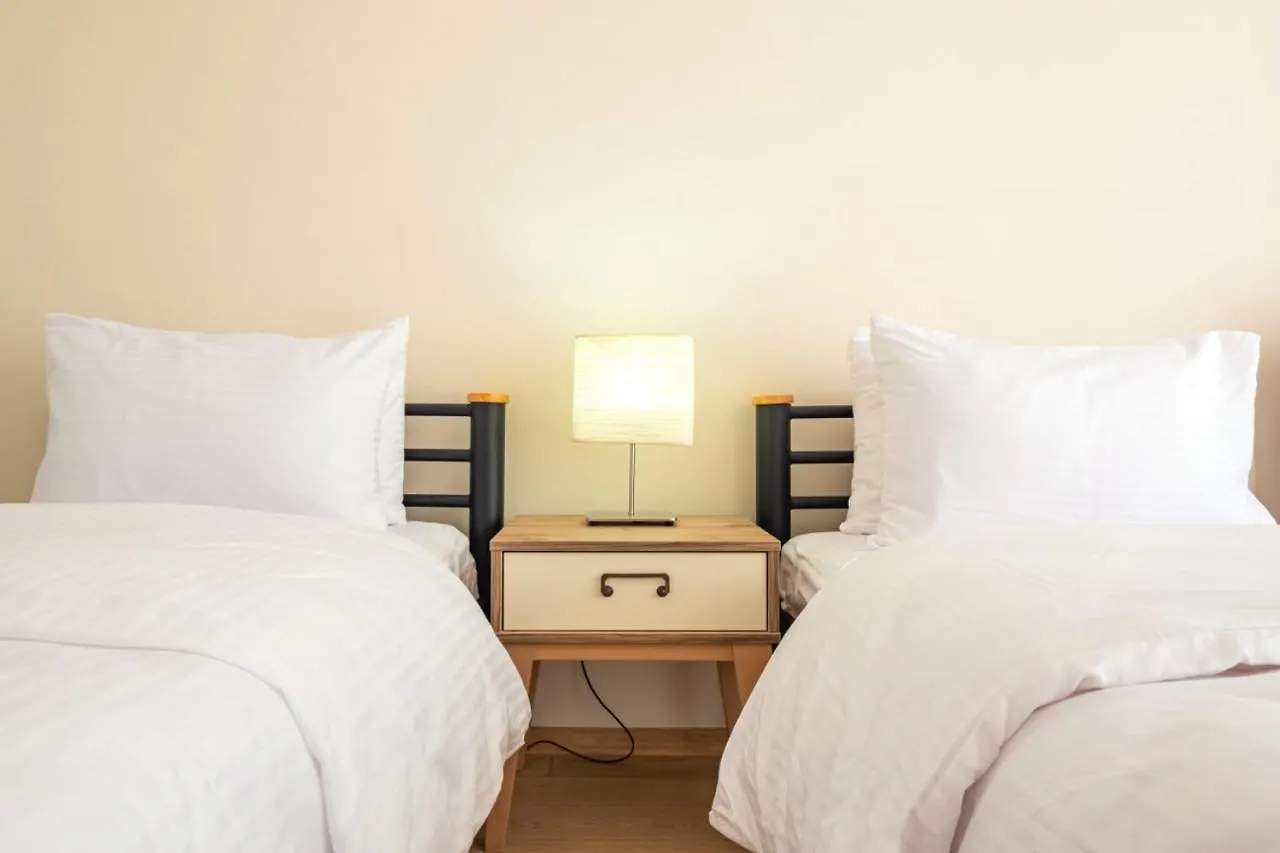 Flat With Garden Close To Coast In Uskudar Istanbul