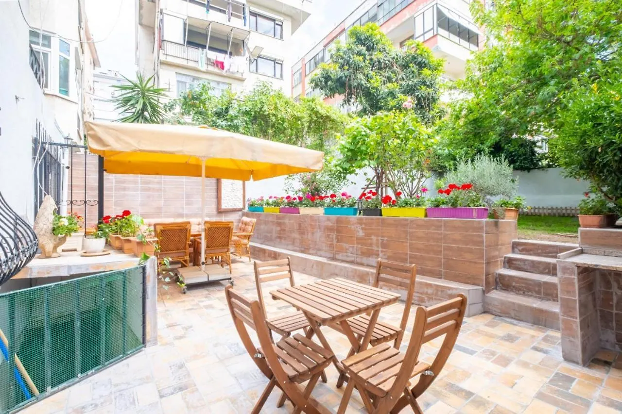 Lägenhet Flat With Garden Close To Coast In Uskudar Istanbul