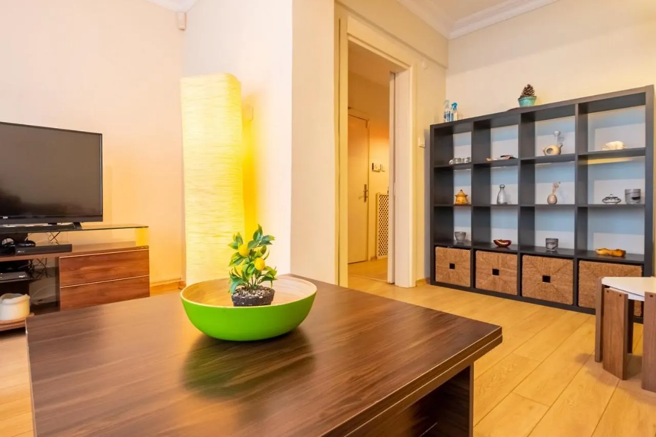 Flat With Garden Close To Coast In Uskudar İstanbul Türkiye